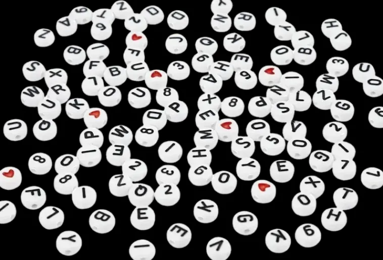 Ei merkkiä Askartelutarvikkeet<Kirjainhelmet, Valkoinen, Koko 7 Mm, Aukon Koko 1,2 Mm, 25 G/ 1 Pkk