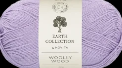 Novita Käsityötarvikkeet>Woolly Wood 100G 730 Mustikkamaito