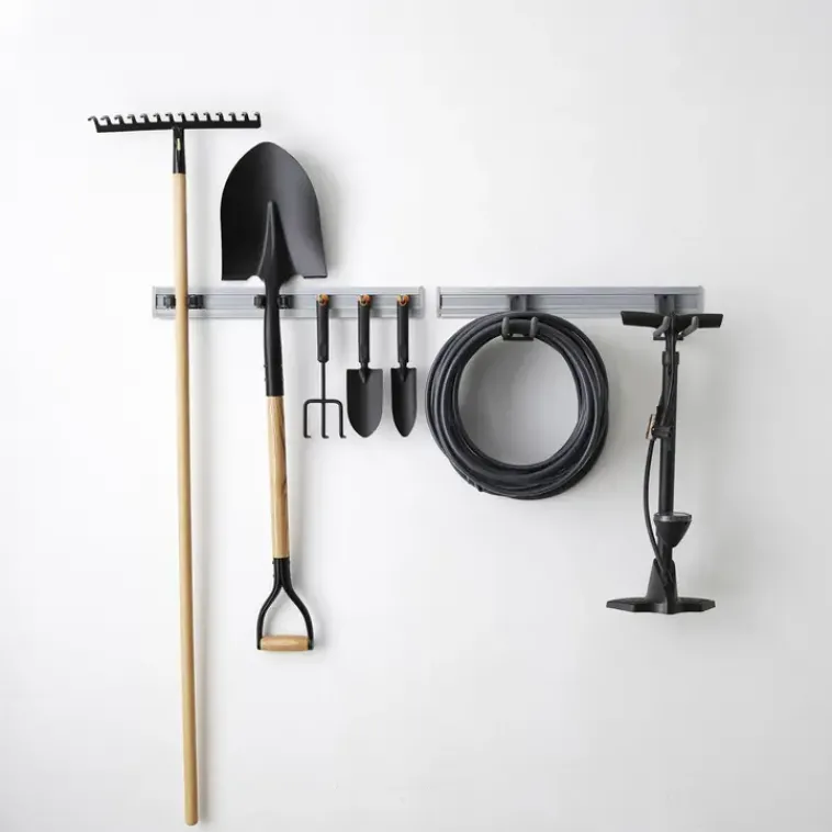 Elfa Säilytyskalusteet<Setti, Jossa On 2 Sailytyskiskoa Tyokalujen, Luutien Ja Haravoiden Sailytykseen. Setti Sisaltaa: 2 Suoraa Tyokalukoukkua, 3 Valinekoukkua, 2 Pienta Tyokalupidinta, 2 Sailytyskiskoa.